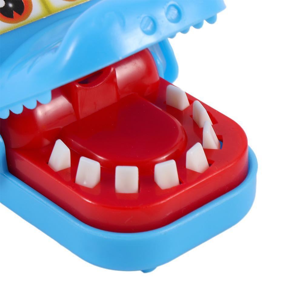 2019 Hot Sale New Creative Small Size Crocodile Mouth Dentist Bite Finger Game Funny Gags Toy For Kids Play Fun Color Random-ebowsos