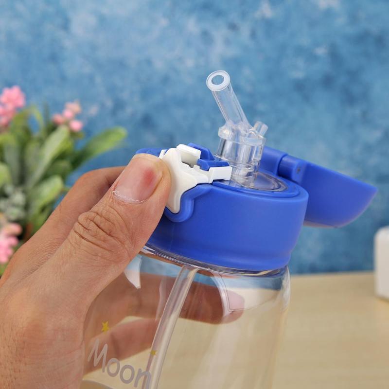 850mL Plastic Drinking Cup Cartoon Kettle Sports Water Bottle with Straw Handle Design Easy Carry Anti-squeeze Explosion-proof - ebowsos